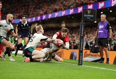 220225 - Wales v Ireland - Guinness 6 Nations Championship - Ellis Mee of Wales try was disallowed