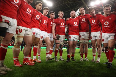 220225 - Wales v Ireland - Guinness 6 Nations Championship - Wales team huddle at full time