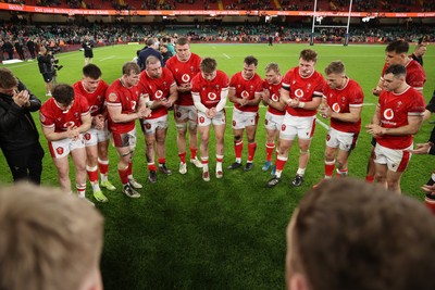 220225 - Wales v Ireland - Guinness 6 Nations Championship - Jac Morgan of Wales speaks in the Wales team huddle at full time