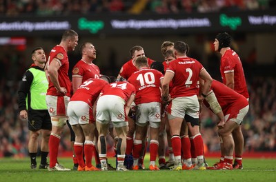 220225 - Wales v Ireland - Guinness 6 Nations Championship - Wales huddle 