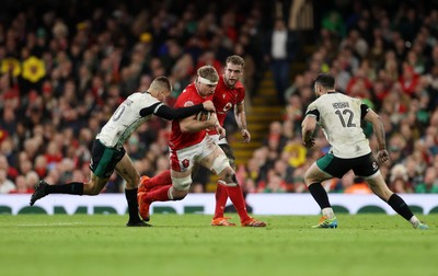 220225 - Wales v Ireland - Guinness 6 Nations Championship - Aaron Wainwright of Wales 