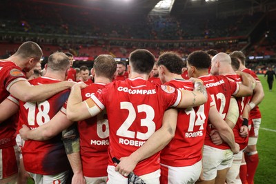 220225 - Wales v Ireland - Guinness 6 Nations Championship - Wales huddle