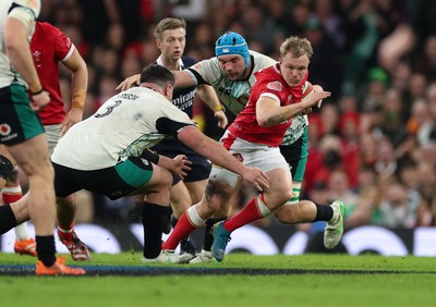 220225  Wales v Ireland, 2025 Guinness Six Nations - Blair Murray of Wales takes on Thomas Clarkson of Ireland