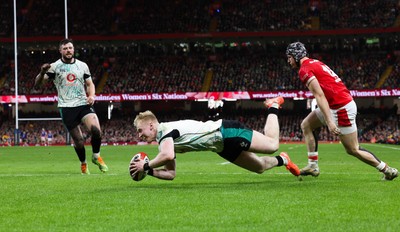 220225  Wales v Ireland, 2025 Guinness Six Nations - Jamie Osborne of Ireland dives in to score try