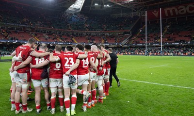 220225  Wales v Ireland, 2025 Guinness Six Nations - Wales huddle up at the end of the match