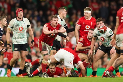 220225  Wales v Ireland, 2025 Guinness Six Nations - Jac Morgan of Wales feeds the ball out