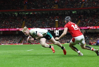 220225  Wales v Ireland, 2025 Guinness Six Nations - Jamie Osborne of Ireland dives in to score try