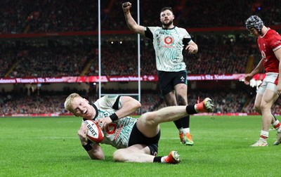 220225  Wales v Ireland, 2025 Guinness Six Nations - Jamie Osborne of Ireland dives in to score try