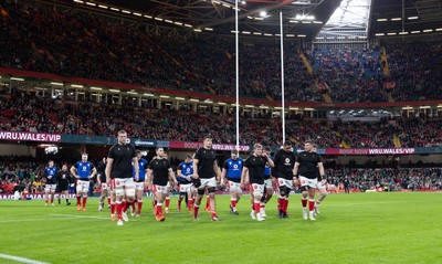 220225  Wales v Ireland, 2025 Guinness Six Nations - The Wales team return to the changing room ahead pf the match