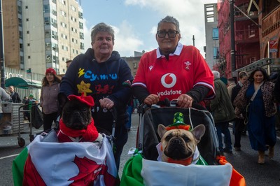 220225 - Wales v Ireland - Guinness Six Nations - Wales and Ireland fans mix in the street prior to the game