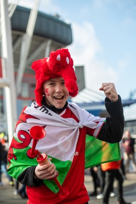 220225 - Wales v Ireland - Guinness Six Nations - Wales and Ireland fans mix in the street prior to the game