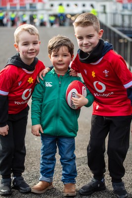 220225 - Wales v Ireland - Guinness Six Nations - Wales and Ireland fans mix in the street prior to the game