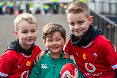 220225 - Wales v Ireland - Guinness Six Nations - Wales and Ireland fans mix in the street prior to the game