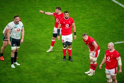 220225 - Wales v Ireland - Guinness Six Nations - Players prepare for a line out