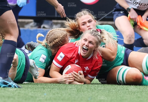 250323 - Wales v Ireland, TikToc Women’s 6 Nations - Alex Callender of Wales powers over to score try