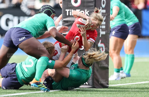 250323 - Wales v Ireland, TikToc Women’s 6 Nations - Keira Bevan of Wales powers over to score try