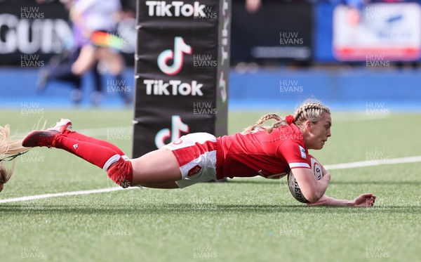 250323 - Wales v Ireland, TikToc Women’s 6 Nations - Hannah Jones of Wales races in to score try