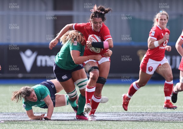 250323 - Wales v Ireland, TikToc Women’s 6 Nations - Georgia Evans of Wales breaks away