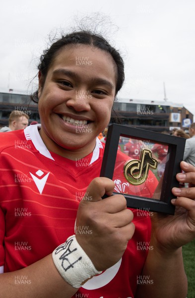 250323 - Wales v Ireland, TikToc Women’s 6 Nations - Sisilia Tuipulotu of Wales with her player of the match award
