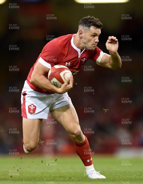 310819 - Wales v Ireland - Under Armour Series - Tomos Williams of Wales looks for a way through