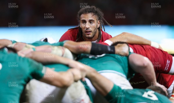 310819 - Wales v Ireland, Under Armour Summer Series 2019 - Wales captain Josh Navidi looks over the top of the scrum during the match against Ireland