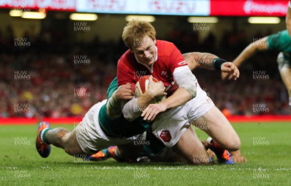 310819 - Wales v Ireland, Under Armour Summer Series 2019 - Rhys Patchell of Wales drives over to score try