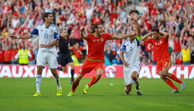 060915 - Wales v Israel - UEFA European Championship Qualifier - Gareth Bale of Wales celebrates prematurely as his last minute goal is disallowed