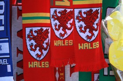 060915 - Wales v Israel - UEFA European Championship Qualifier - Wales scarves