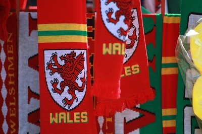 060915 - Wales v Israel - UEFA European Championship Qualifier - Wales scarves