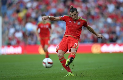 060915 - Wales v Israel, UEFA European Championship 2016 Qualifying match - Gareth Bale of Wales looks to play the ball forward
