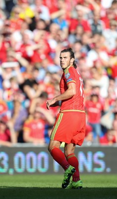 060915 - Wales v Israel, UEFA European Championship 2016 Qualifying match - Gareth Bale of Wales in front of the home supporters during the match