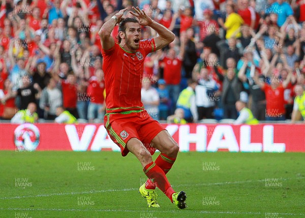 060915 - Wales v Israel - UEFA European Championship Qualifier - A crushed Gareth Bale of Wales as his last minute goal is disallowed