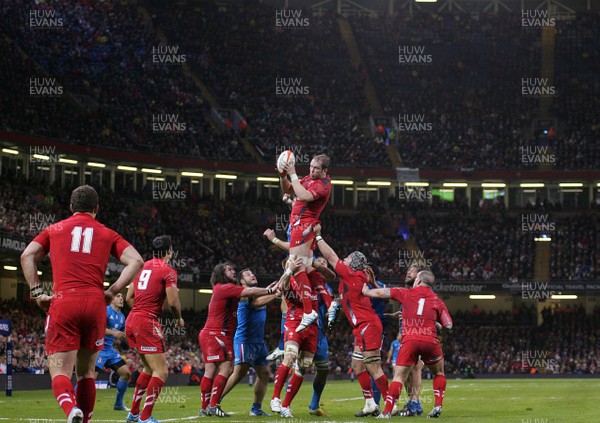 010214 Wales v Italy - RBS 6 Nations -Alun Wyn Jones of Wales wins lineout ball