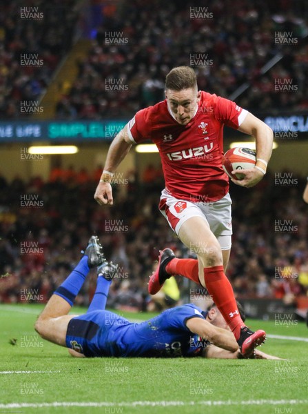 010220 - Wales v Italy, Guinness Six Nations -   Josh Adams of Wales races in to score try