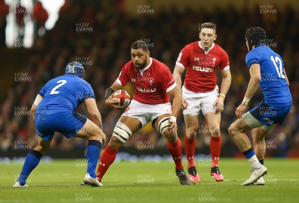 010220 - Wales v Italy, Guinness Six Nations -   Taulupe Faletau of Wales takes on Luca Bigi of Italy and Carlo Canna of Italy