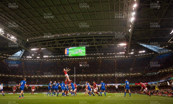 010220 - Wales v Italy, Guinness Six Nations -   Aaron Wainwright of Wales is lifted to claim the line out ball