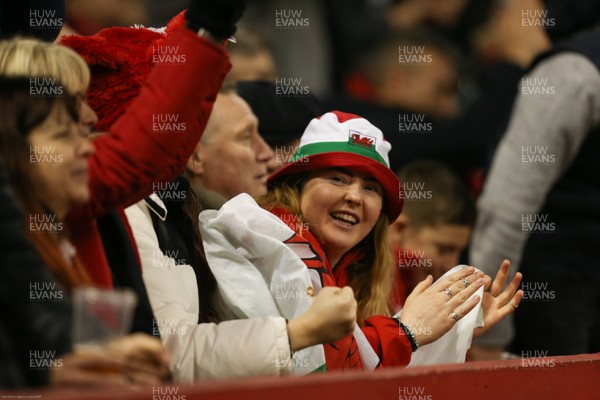 010220 - Wales v Italy, Guinness Six Nations -    Fans enjoy the atmosphere during the match