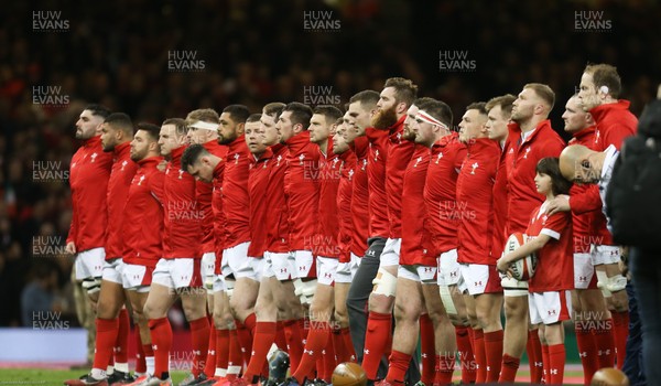 010220 - Wales v Italy, Guinness Six Nations -    The Wales team line up for the anthems