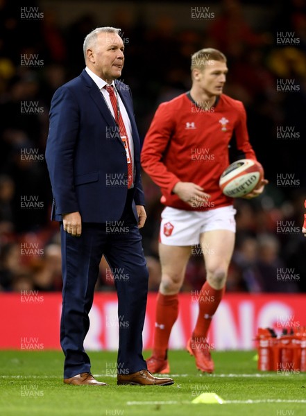 010220 - Wales v Italy - Guinness Six Nations - Wales head coach Wayne Pivac and Johnny McNicholl of Wales before the match