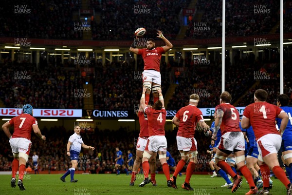 010220 - Wales v Italy - Guinness Six Nations - Taulupe Faletau of Wales wins line out ball
