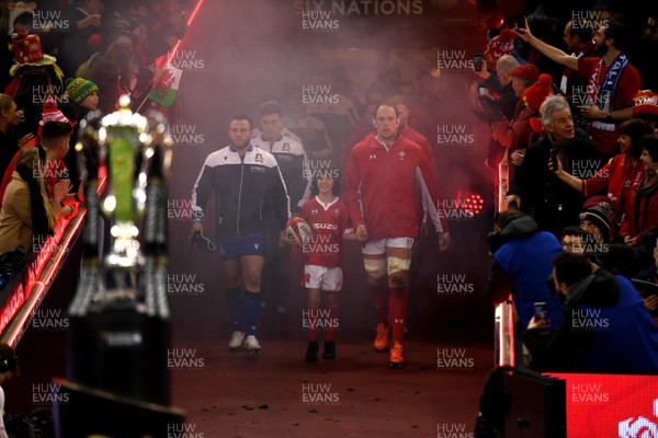 010220 - Wales v Italy - Guinness Six Nations - Alun Wyn Jones of Wales leads his side out with mascot