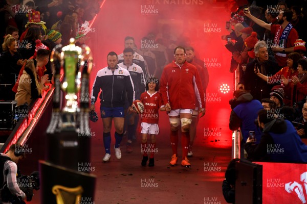010220 - Wales v Italy - Guinness Six Nations - Alun Wyn Jones of Wales leads his side out with mascot