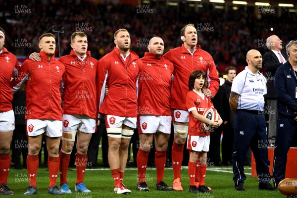 010220 - Wales v Italy - Guinness Six Nations - Jarrod Evans, Nick Tompkins, Ross Moriarty, Ken Owens, Alun Wyn Jones of Wales and mascot during the anthem