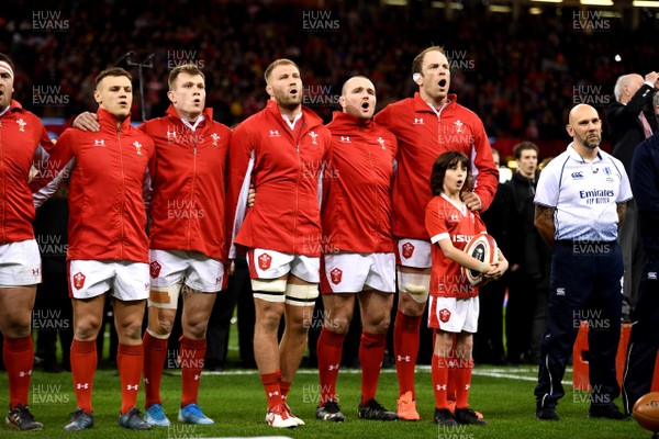 010220 - Wales v Italy - Guinness Six Nations - Jarrod Evans, Nick Tompkins, Ross Moriarty, Ken Owens, Alun Wyn Jones of Wales and mascot during the anthem