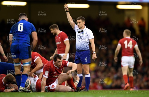 010220 - Wales v Italy - Guinness Six Nations - Referee Luke Pearce