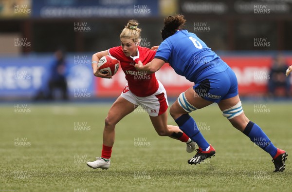 020220 - Wales v Italy, 2020 Women's Six Nations - Keira Bevan of Wales is held by Ilaria Arrighetti of Italy