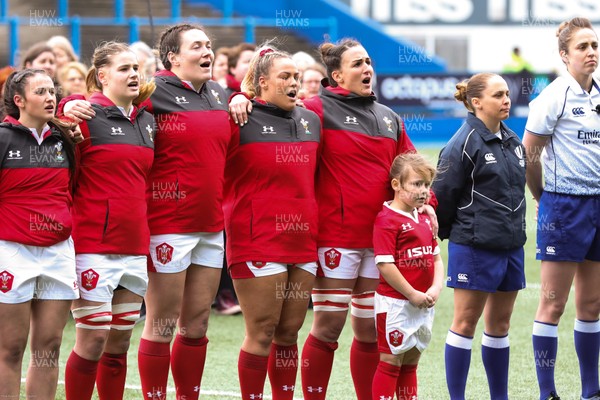 020220 - Wales v Italy, 2020 Women's Six Nations - The Wales team sing the national anthem