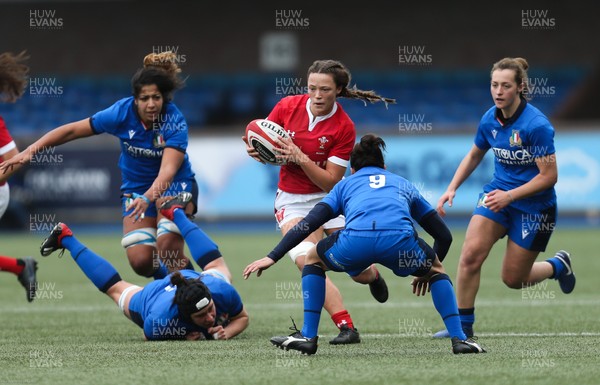 020220 - Wales v Italy, 2020 Women's Six Nations -  Alisha Butchers of Wales charges through the Italian defence