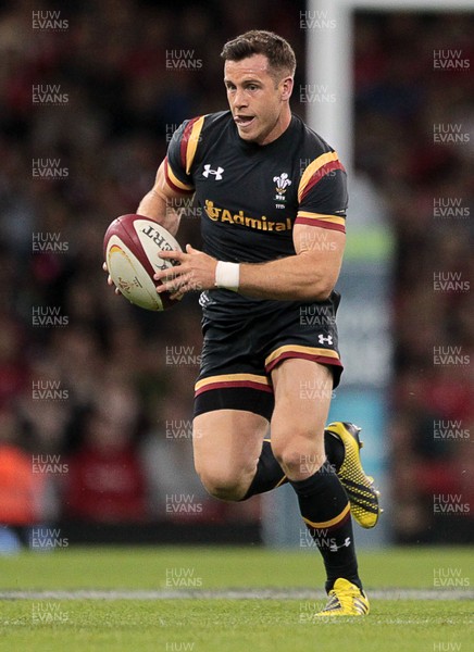 050915 - Wales v Italy - Dove Men Test - Gareth Davies of Wales