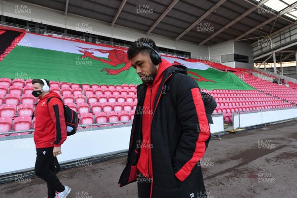 051220 - Wales v Italy - Autumn Nations Cup - Taulupe Faletau arrives